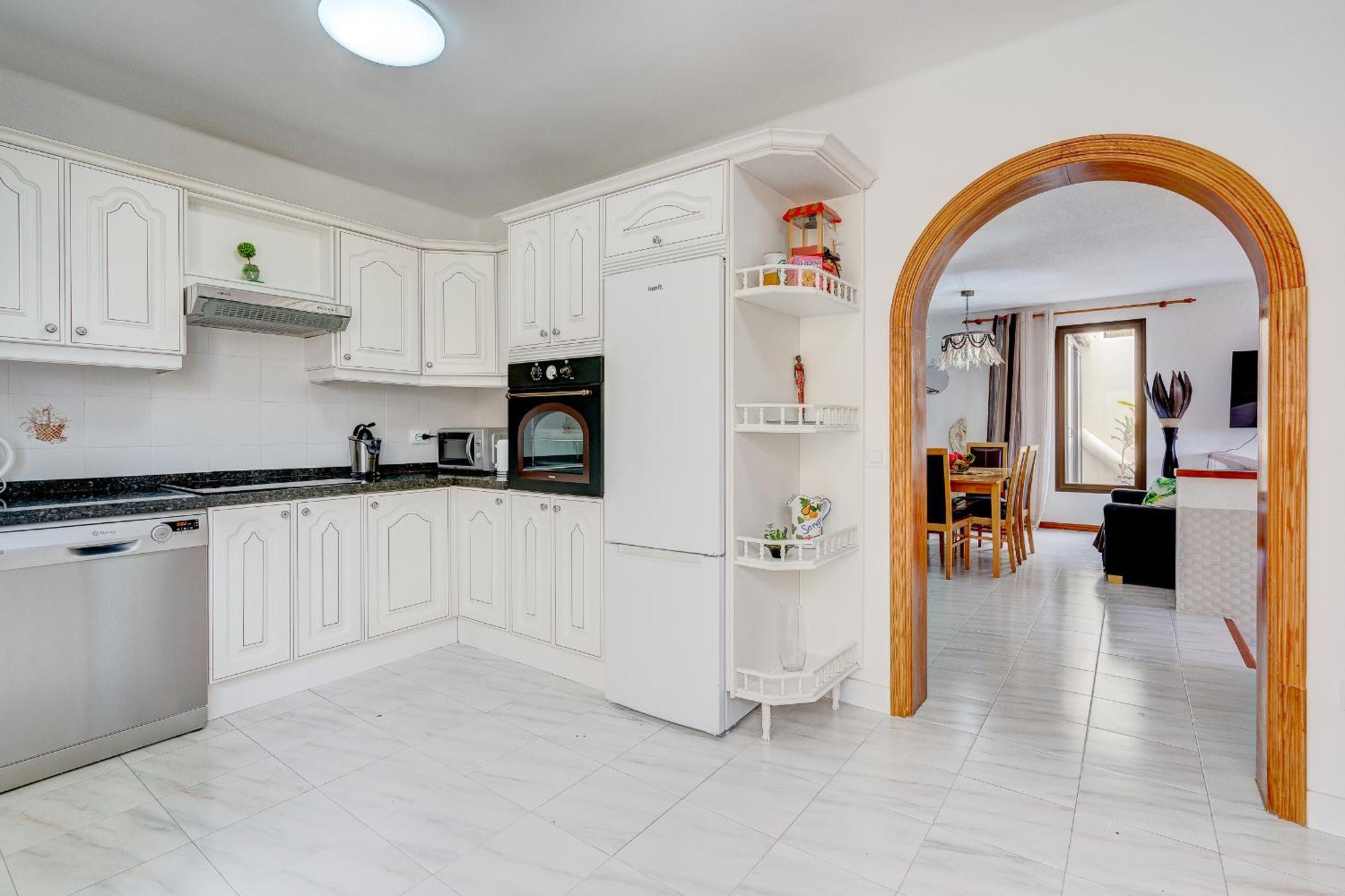 Villa Natali ,Luxury 3-Levels Large Villa On Tenerife, Ocean View, Private Poo L& Barbecue Area Costa Adeje  ภายนอก รูปภาพ